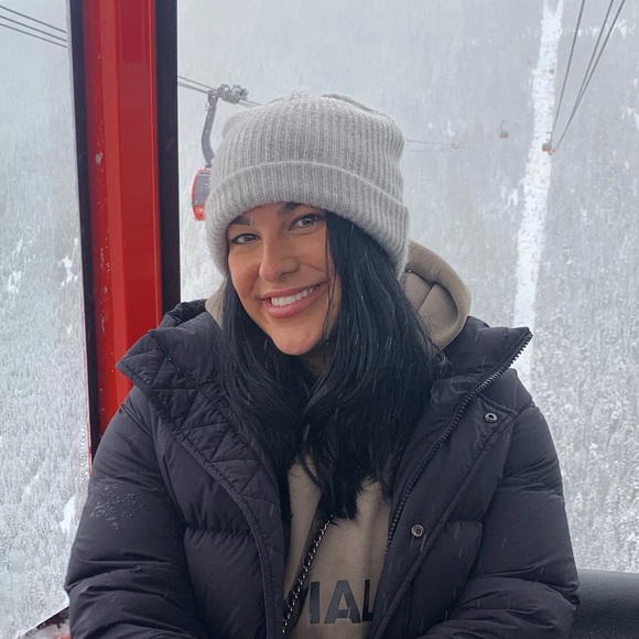 Meet your Posher, Madison - Picture 1 of 1